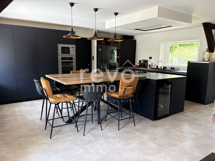 Image No.8-4 Bed House for sale