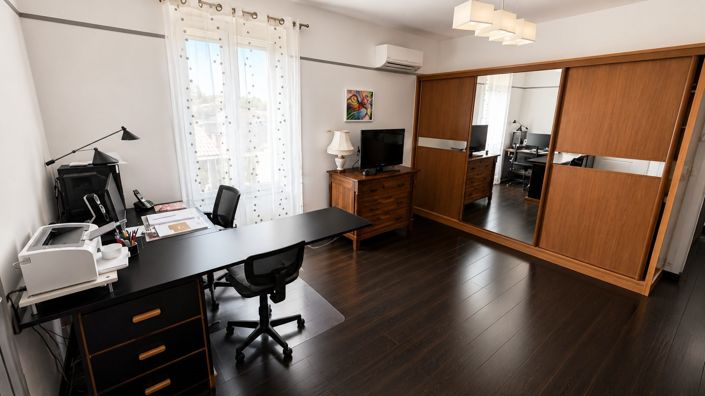 Image No.5-4 Bed House for sale