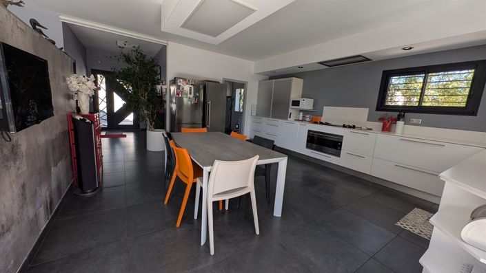 Image No.4-3 Bed House for sale