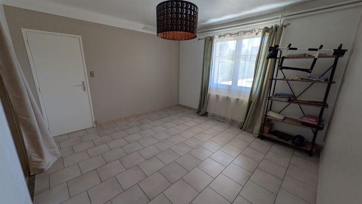 Image No.9-3 Bed House for sale