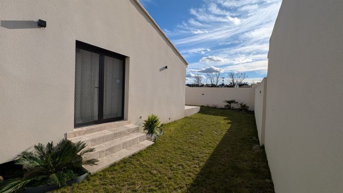 Image No.10-4 Bed House for sale