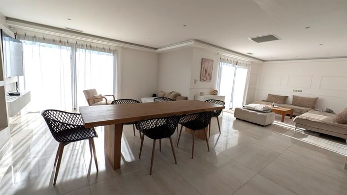 Image No.2-4 Bed House for sale
