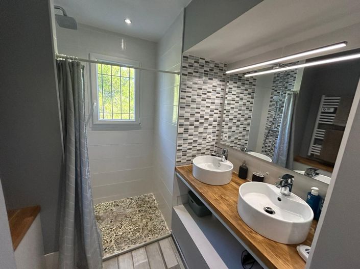 Image No.10-6 Bed House for sale