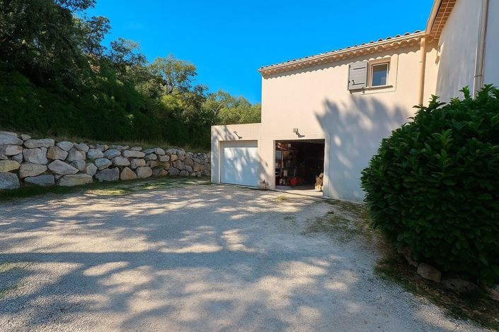 Image No.15-6 Bed House for sale