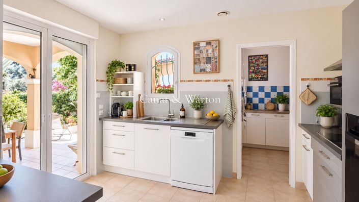 Image No.3-4 Bed House for sale