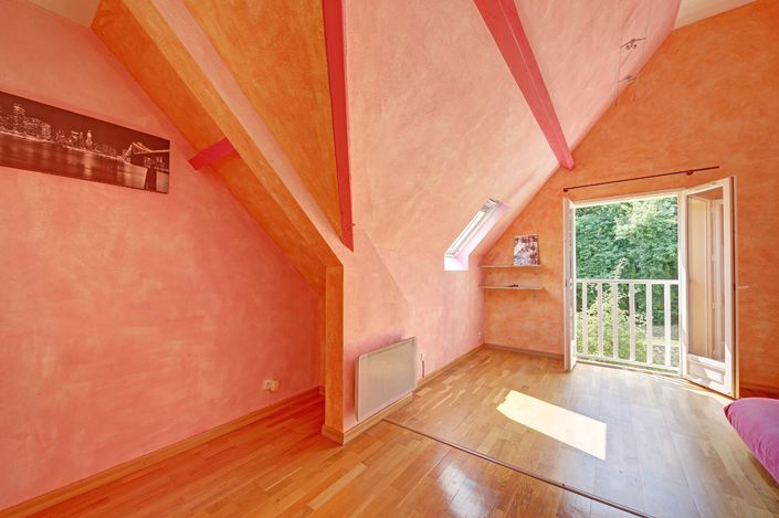 Image No.10-4 Bed House for sale