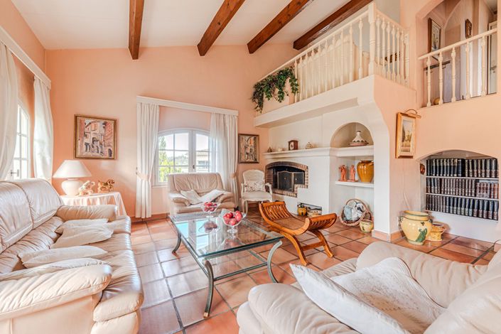 Image No.8-3 Bed House for sale
