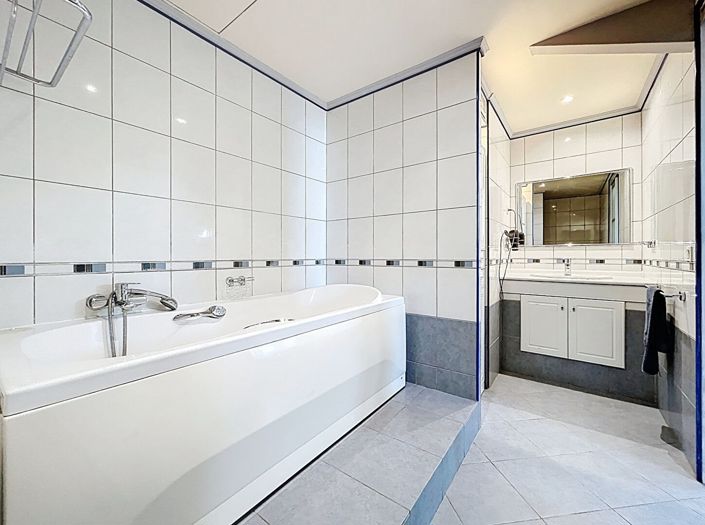 Image No.6-3 Bed Apartment for sale