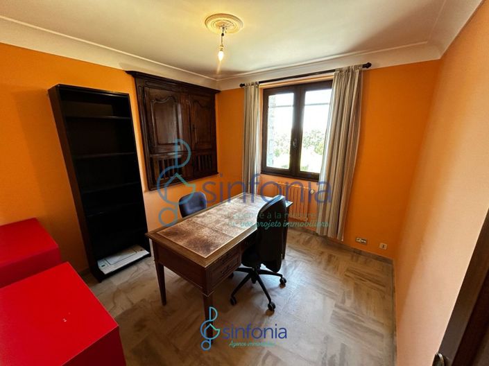 Image No.17-5 Bed House for sale