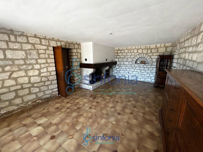 Image No.21-5 Bed House for sale