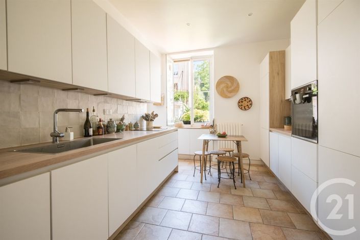 Image No.6-5 Bed Apartment for sale