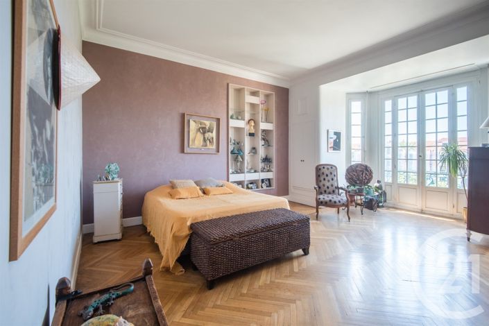 Image No.7-5 Bed Apartment for sale