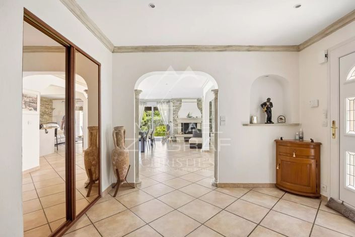 Image No.10-5 Bed House for sale