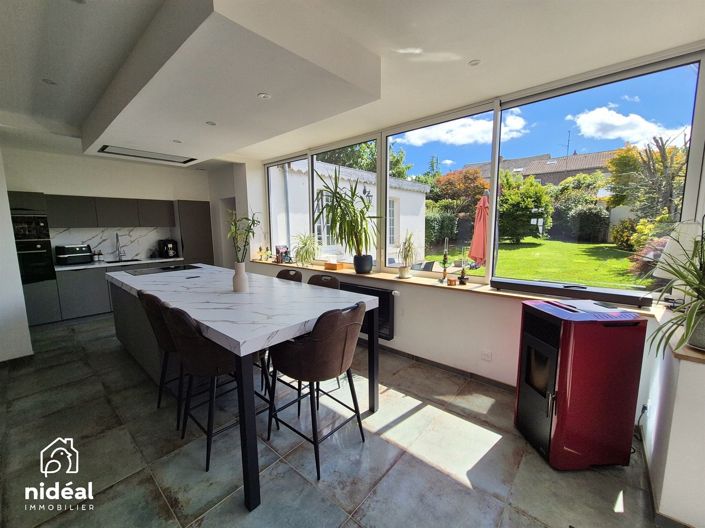 Image No.8-4 Bed House for sale