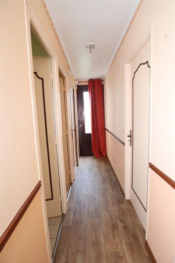 Image No.9-2 Bed House for sale