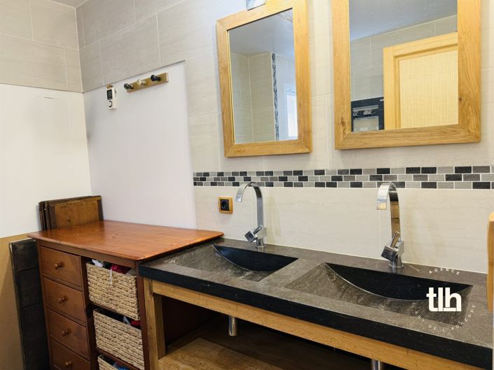 Image No.17-4 Bed House for sale