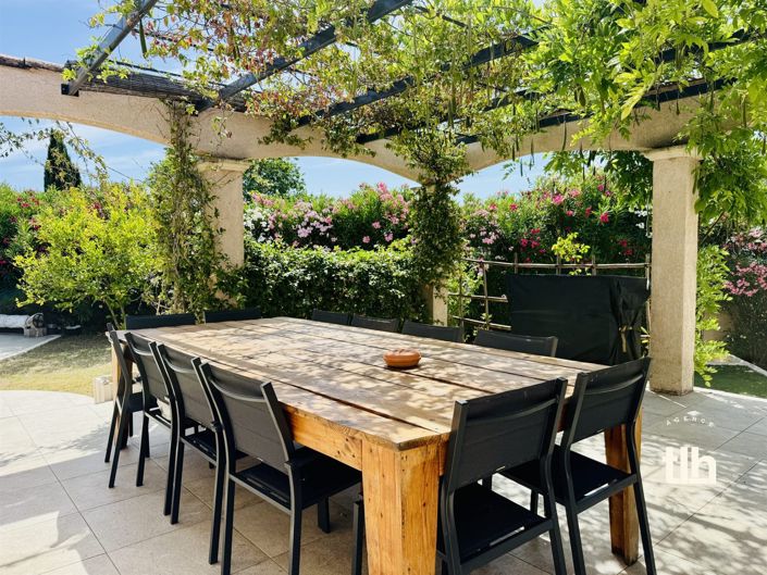 Image No.2-4 Bed House for sale