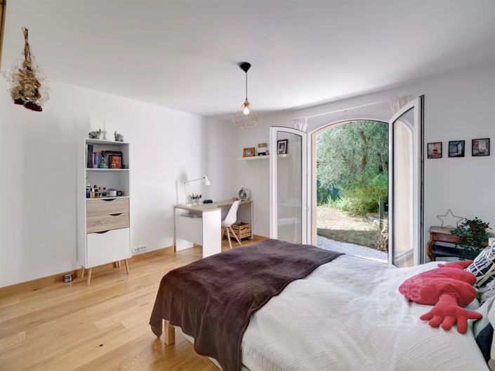 Image No.5-4 Bed House for sale