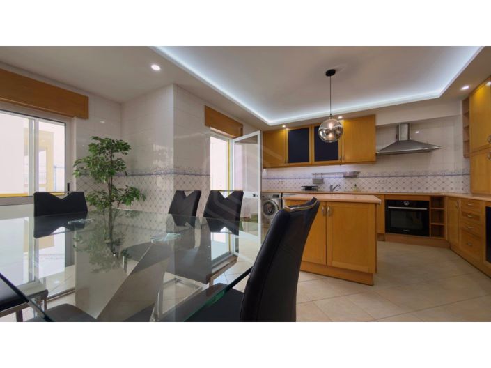 Image No.11-4 Bed Apartment for sale