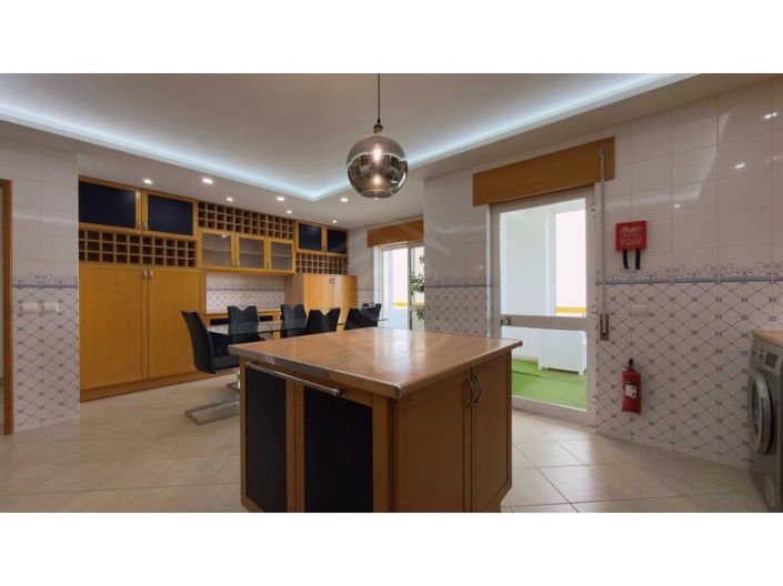 Image No.15-4 Bed Apartment for sale