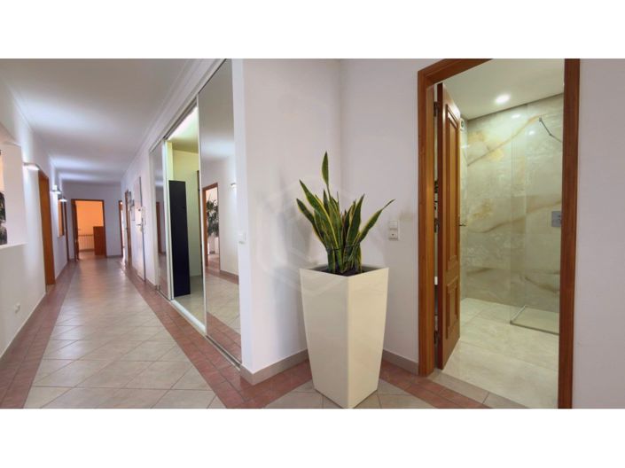 Image No.18-4 Bed Apartment for sale