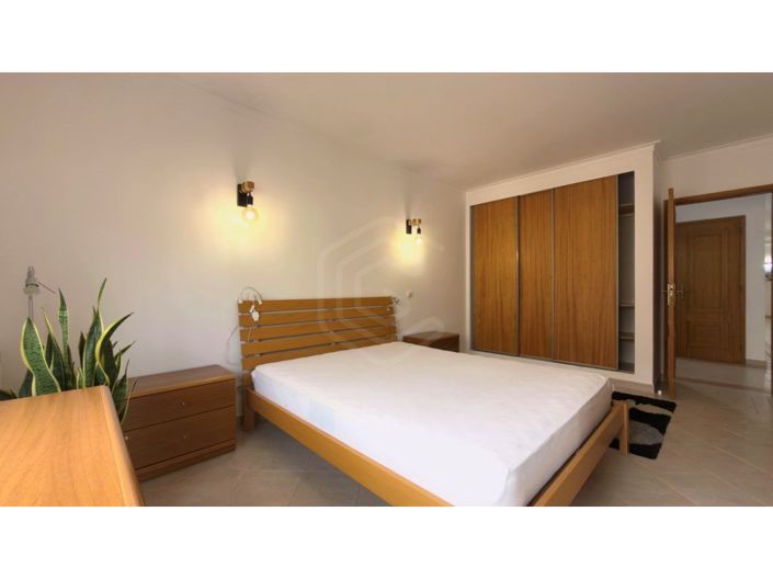 Image No.25-4 Bed Apartment for sale