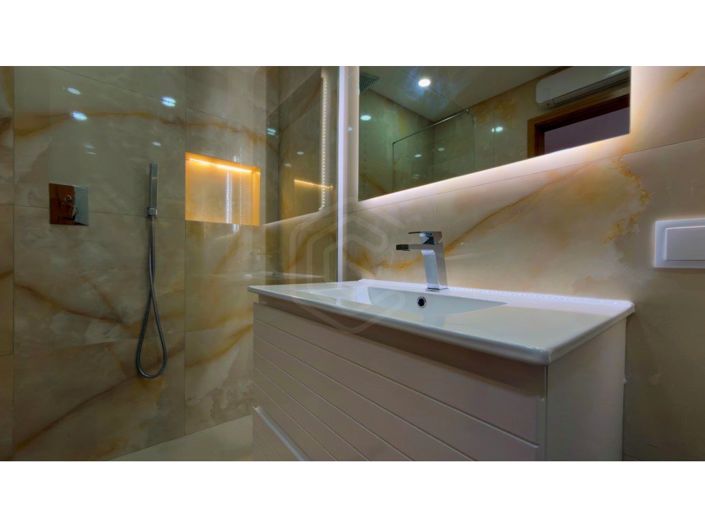 Image No.37-4 Bed Apartment for sale