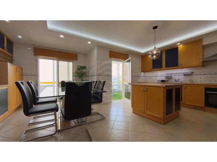 Image No.9-4 Bed Apartment for sale