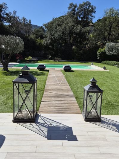 Image No.4-6 Bed House for sale