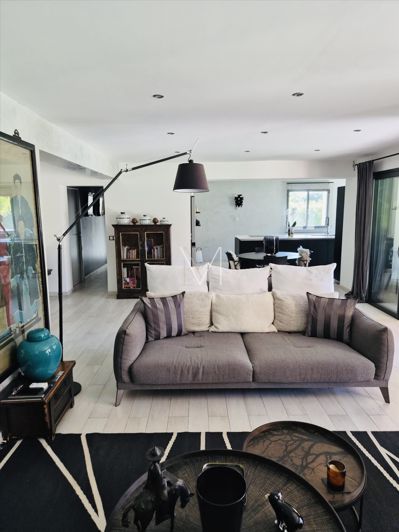 Image No.7-6 Bed House for sale