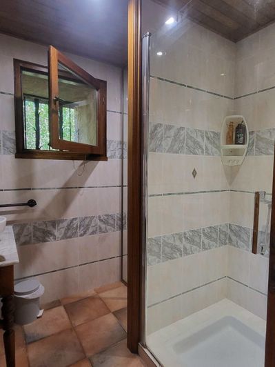 Image No.9-2 Bed House for sale