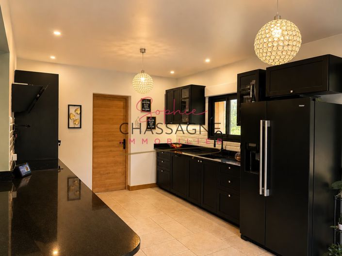 Image No.10-5 Bed House for sale