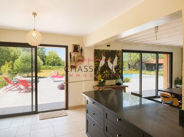 Image No.11-5 Bed House for sale