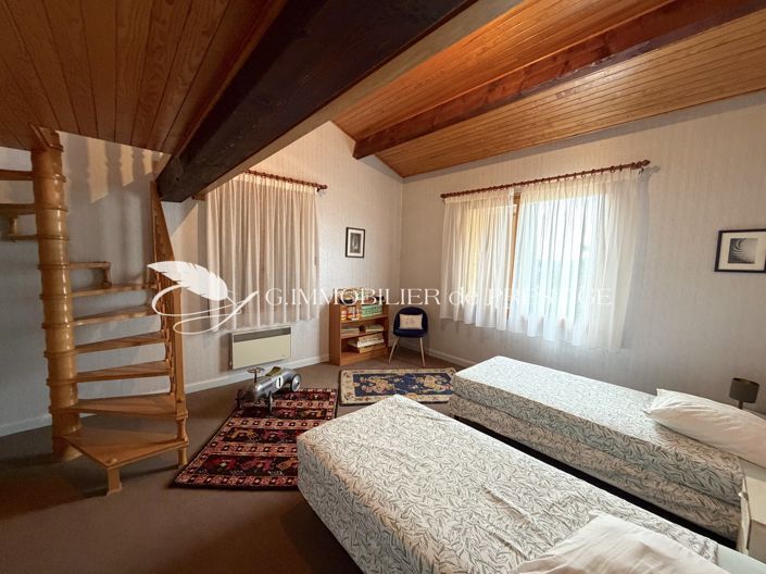 Image No.12-6 Bed House for sale