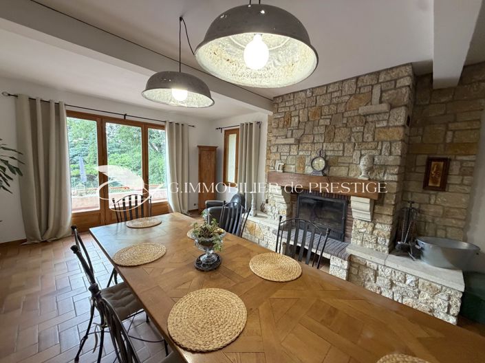 Image No.2-6 Bed House for sale