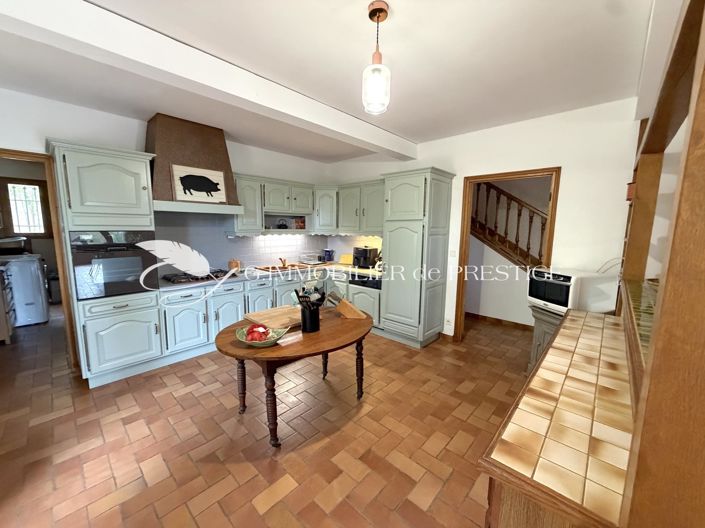 Image No.4-6 Bed House for sale