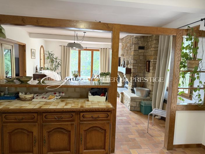 Image No.5-6 Bed House for sale