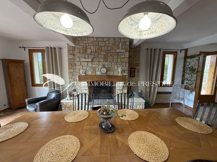 Image No.6-6 Bed House for sale