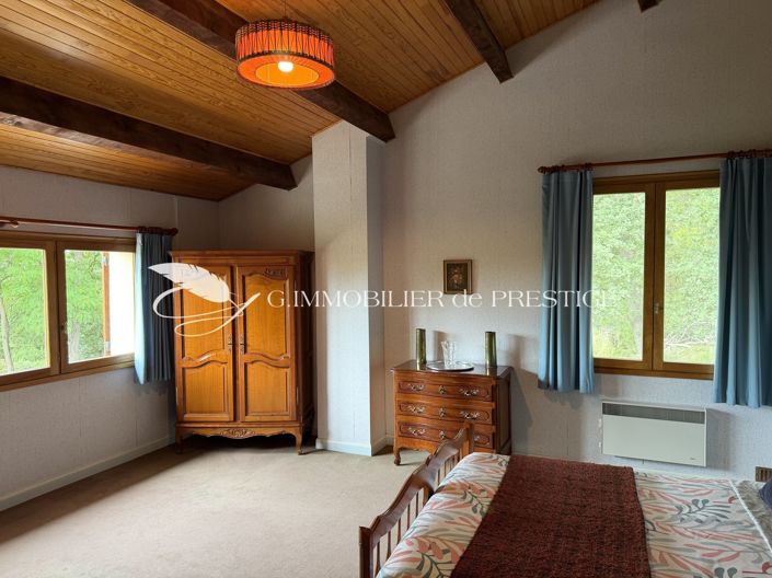 Image No.7-6 Bed House for sale