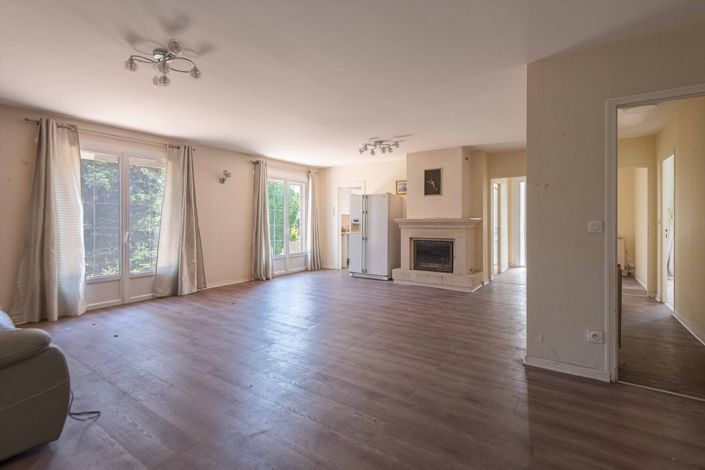 Image No.2-4 Bed House for sale