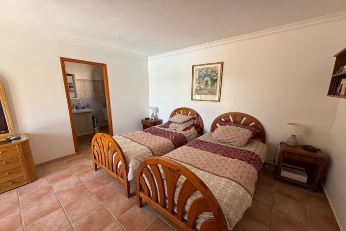 Image No.8-3 Bed House for sale