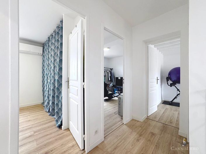 Image No.15-4 Bed House for sale