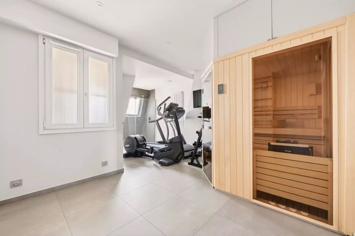 Image No.12-5 Bed Apartment for sale