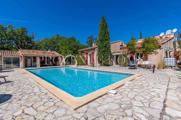Image No.10-3 Bed House for sale