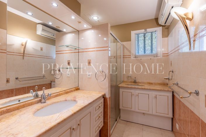Image No.12-3 Bed House for sale