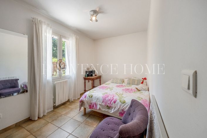 Image No.10-3 Bed House for sale