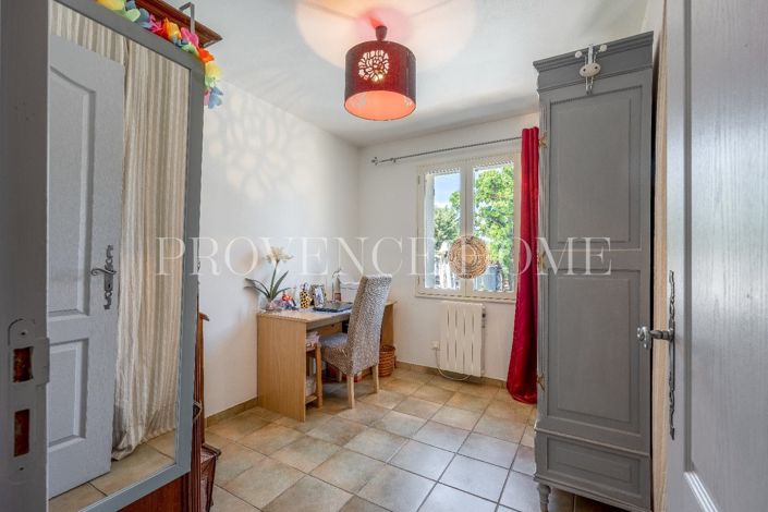 Image No.11-3 Bed House for sale