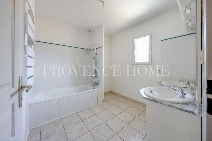 Image No.16-3 Bed House for sale