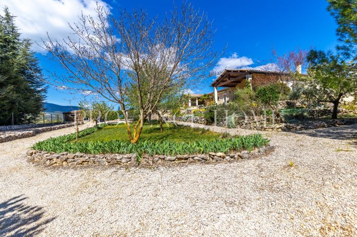 Image No.17-5 Bed House for sale