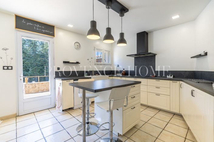 Image No.5-5 Bed House for sale